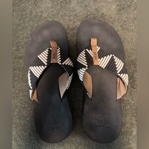Reef Black and Tan Patterned Sandals